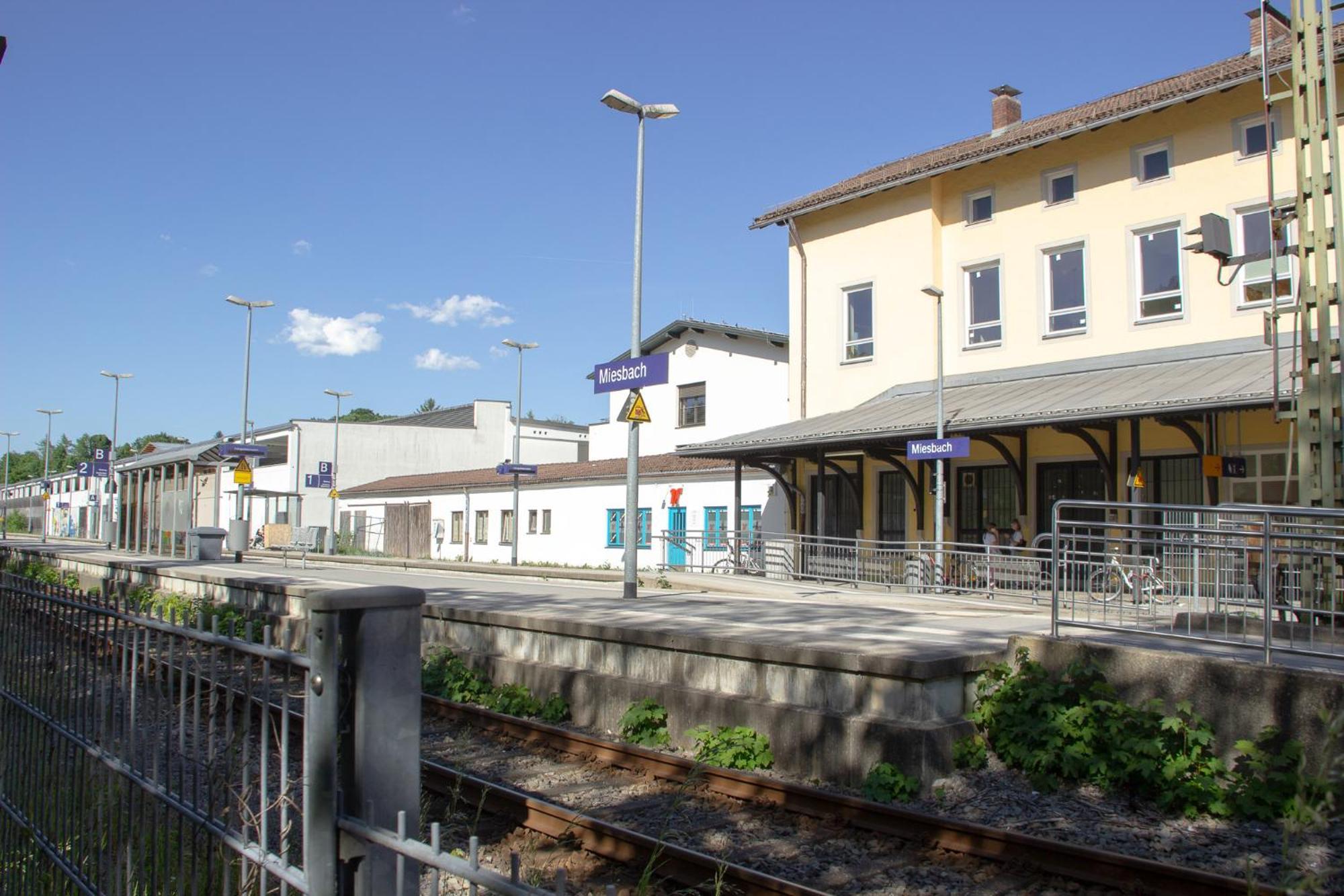 Liebelei Miesbach - Boutique-Apartment Mit Terrasse Im Zentrum Esterno foto